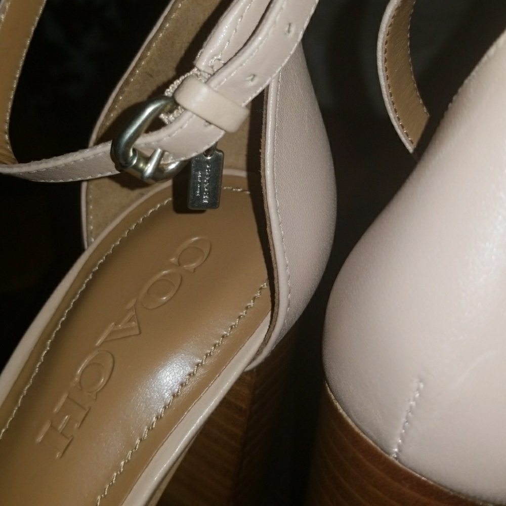 Brand New! Beautiful Leather Coach Sandals - Picture 6 of 8